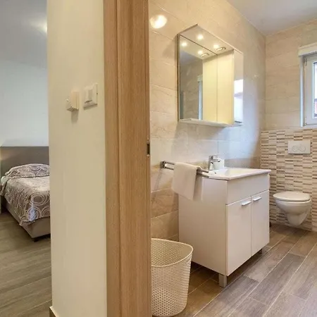 Komplex Olivia-aurora Fuer 20 Personen * Banjole